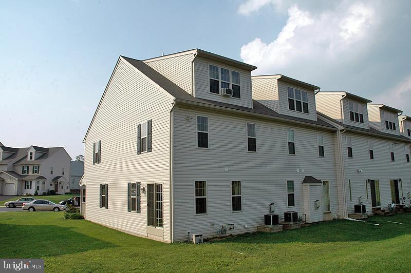 774 Sylvan Road Lancaster, PA 17601 - Photo 2 of 13 Gallery Image 2