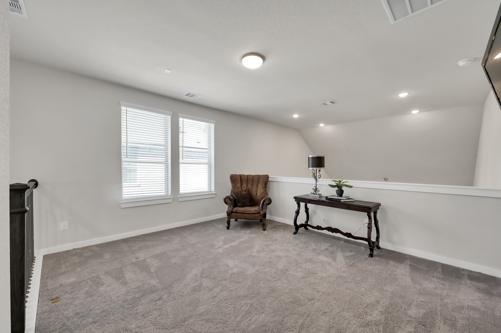 554 Timber Voyage Court Conroe, TX 77304 - Photo 21 of 35 a living room with furniture