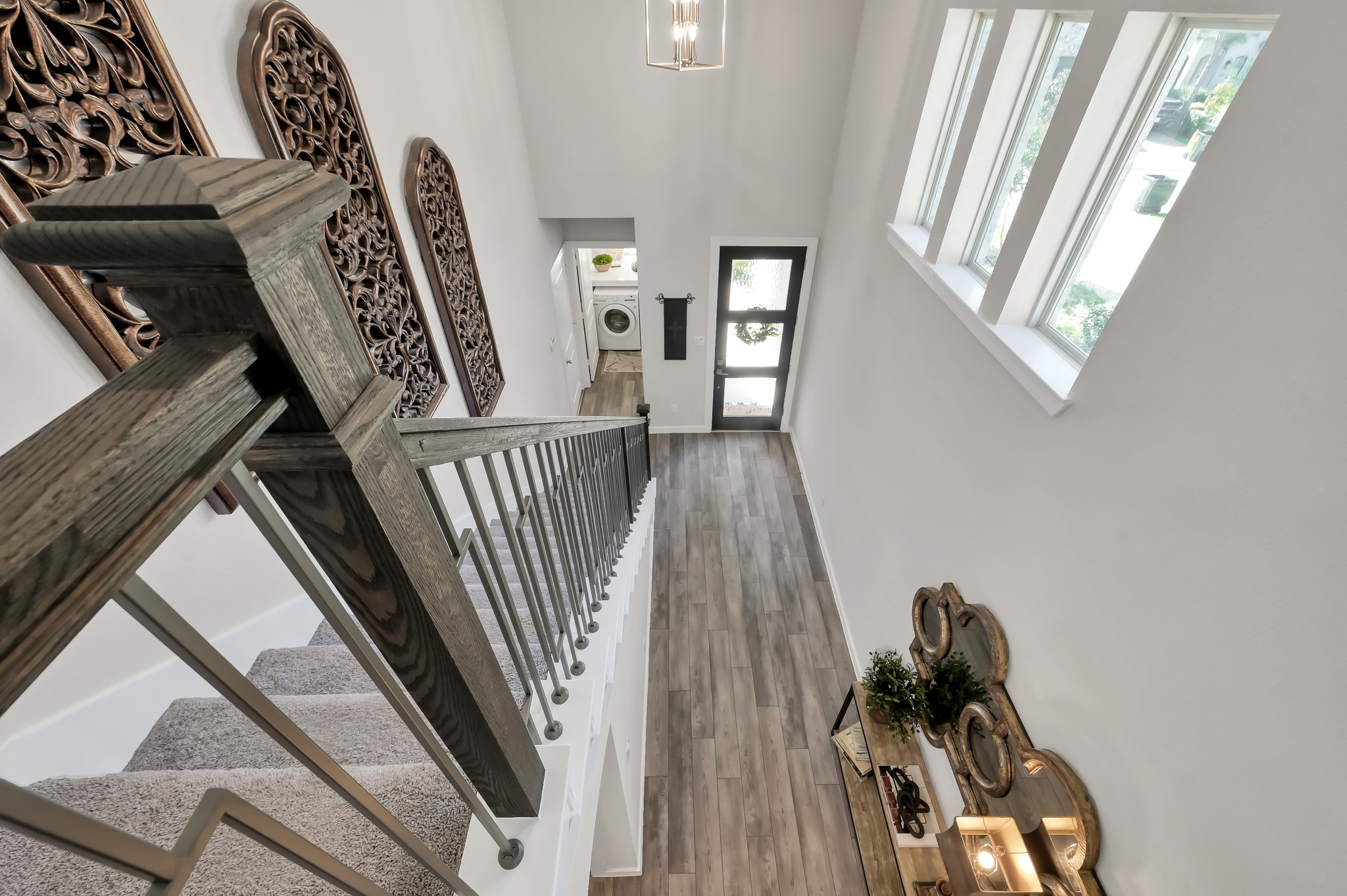 554 Timber Voyage Court Conroe, TX 77304 - Photo 5 of 35 a view of an entryway with a window