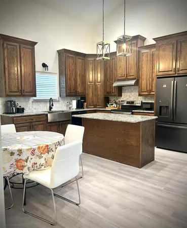 $2,250 | 469 Rs County Road 1605, Point, TX 75472