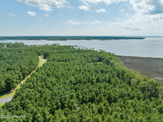 $85,000 | 127 Garbacon Drive, Beaufort, NC 28516