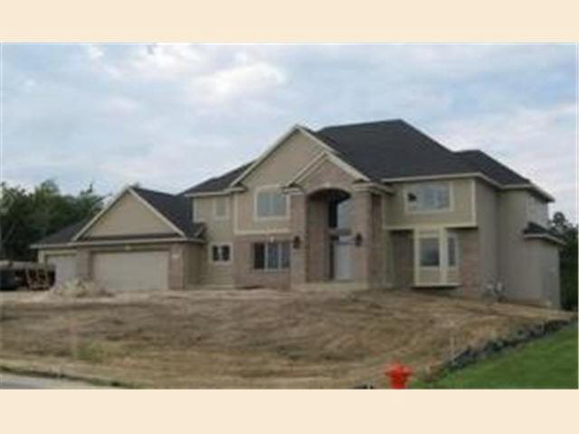 907 Wicklow Lane Southwest Rochester, MN 55902 - Photo 1 of 7