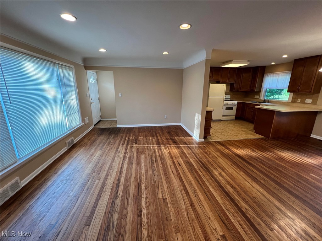 1135 Blanchester Road Lyndhurst, OH 44124 - Photo 10 of 26 Gallery Image 10