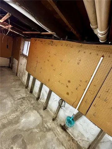 $129,000 | 1123 West Main Street, Chanute, KS 66720