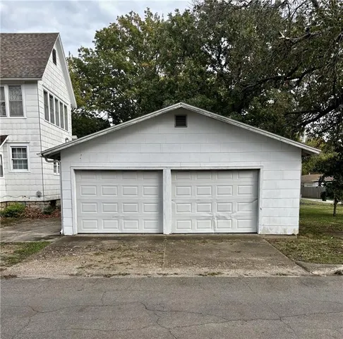 $129,000 | 1123 West Main Street, Chanute, KS 66720