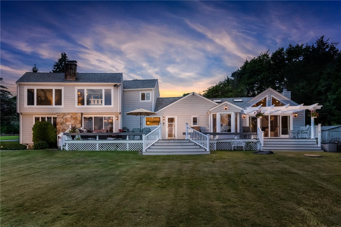 1058 East Shore Road Jamestown, RI 02835 - Photo 3 of 37