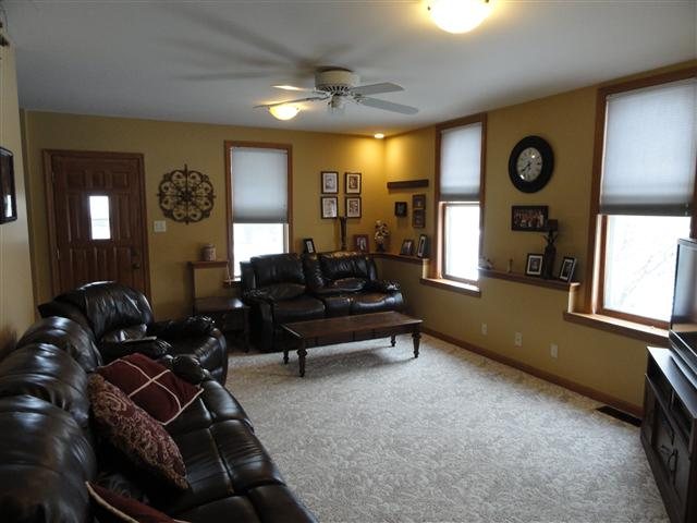 421 West Jefferson Street Decatur, IN 46733 - Photo 3 of 29