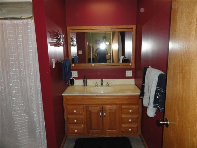 421 West Jefferson Street Decatur, IN 46733 - Photo 8 of 29