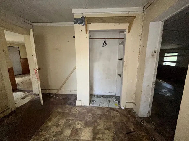 $49,900 | 302 East Wayside Avenue, Wharton, TX 77488