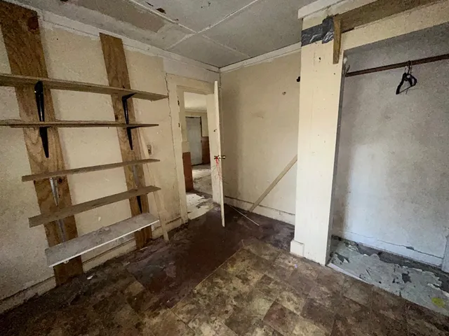 $49,900 | 302 East Wayside Avenue, Wharton, TX 77488