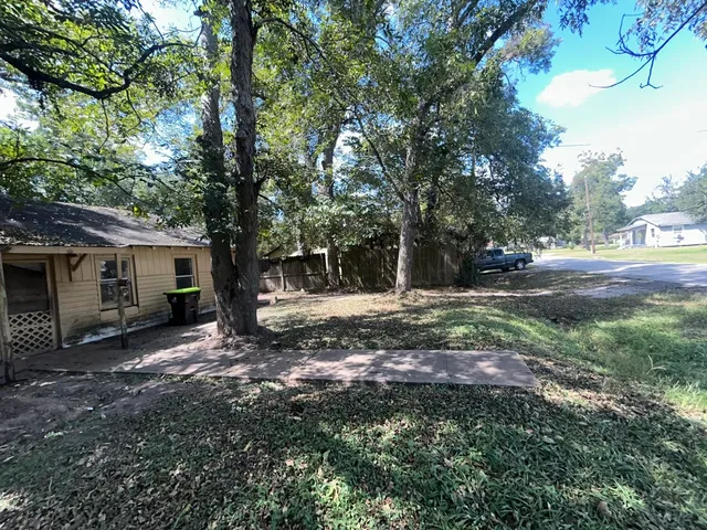 $49,900 | 302 East Wayside Avenue, Wharton, TX 77488