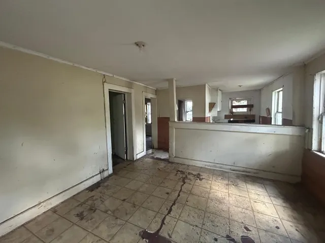 $49,900 | 302 East Wayside Avenue, Wharton, TX 77488