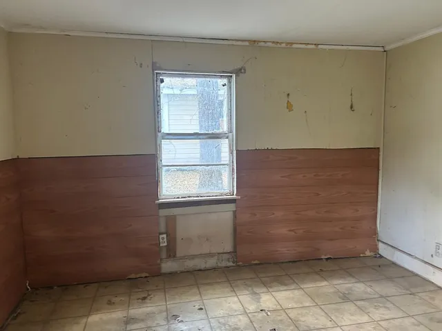 $49,900 | 302 East Wayside Avenue, Wharton, TX 77488