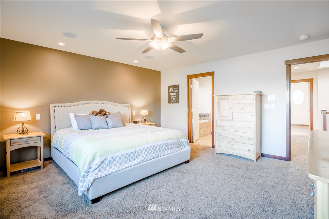 18907 4th Drive Southeast Bothell, WA 98012 - Photo 12 of 25 Gallery Image 12