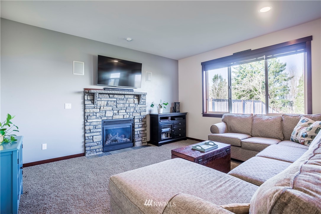 18907 4th Drive Southeast Bothell, WA 98012 - Photo 9 of 25 Gallery Image 9