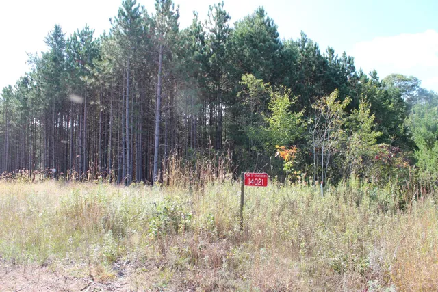 $329,000 | Xxx Xxx Hay Creek Boulevard, Grantsburg, WI 54840