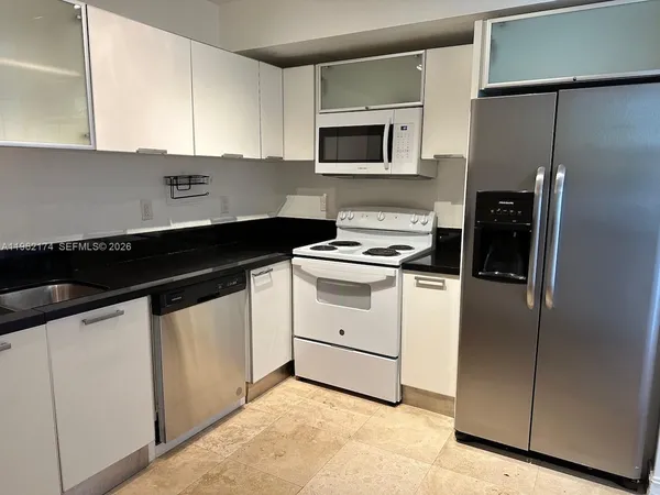 $2,250 | 1080 99th Street, Unit 322, Bay Harbor Islands, FL 33154