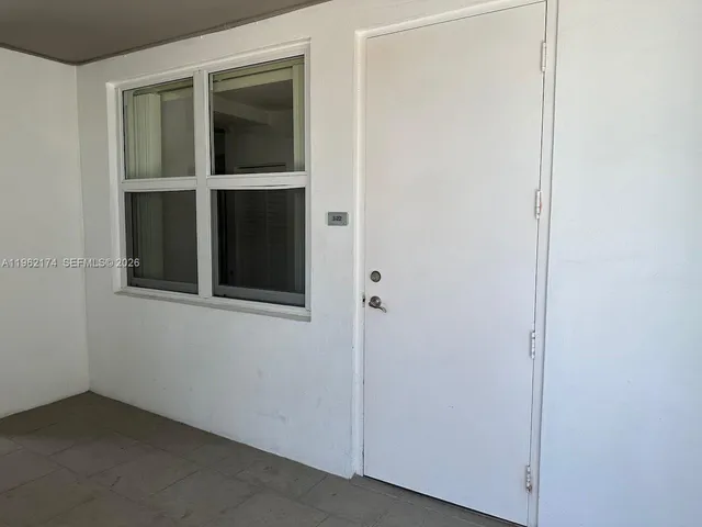 $2,250 | 1080 99th Street, Unit 322, Bay Harbor Islands, FL 33154