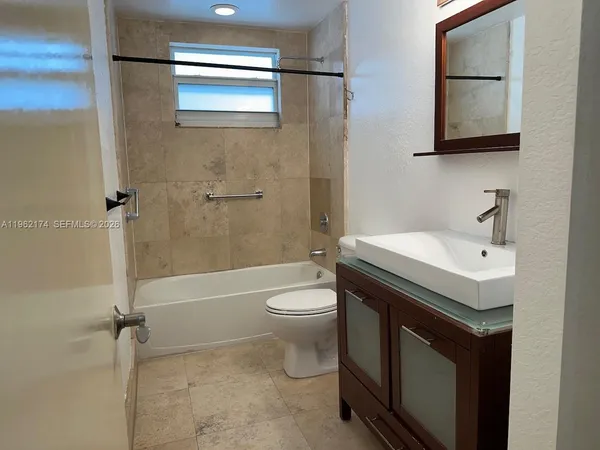 $2,250 | 1080 99th Street, Unit 322, Bay Harbor Islands, FL 33154