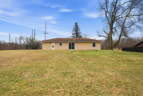 $194,900 | 755 East Wendell Jacob Avenue, Angola, IN 46703