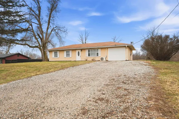 $194,900 | 755 East Wendell Jacob Avenue, Angola, IN 46703
