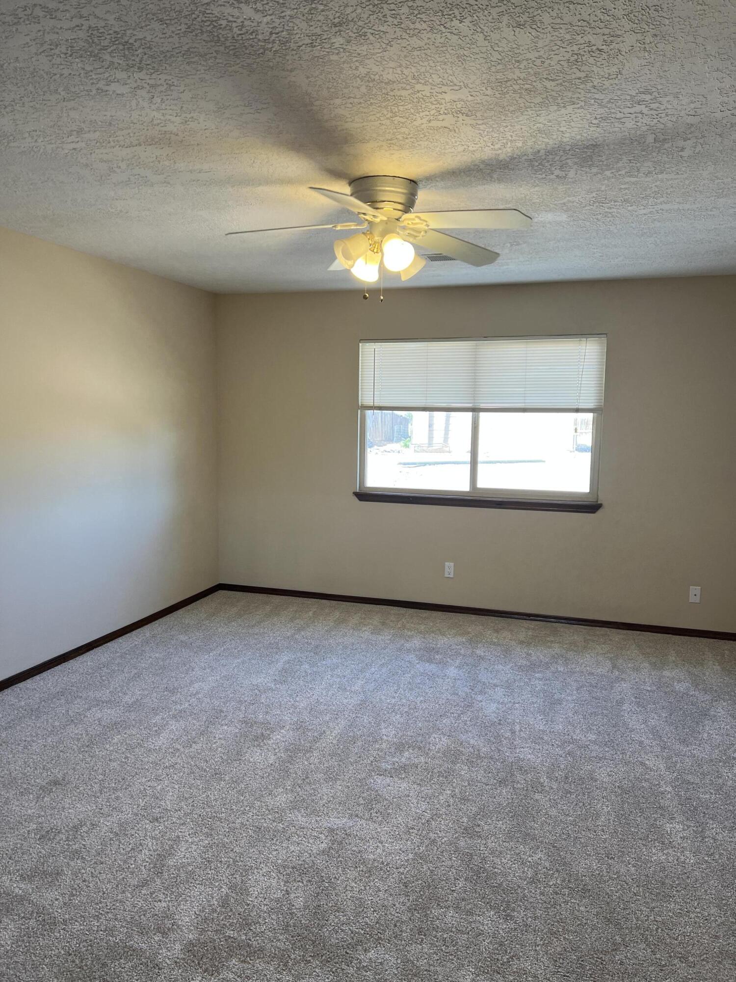 1541 36th Circle Southeast Rio Rancho, NM 87124 - Photo 6 of 12 Gallery Image 6