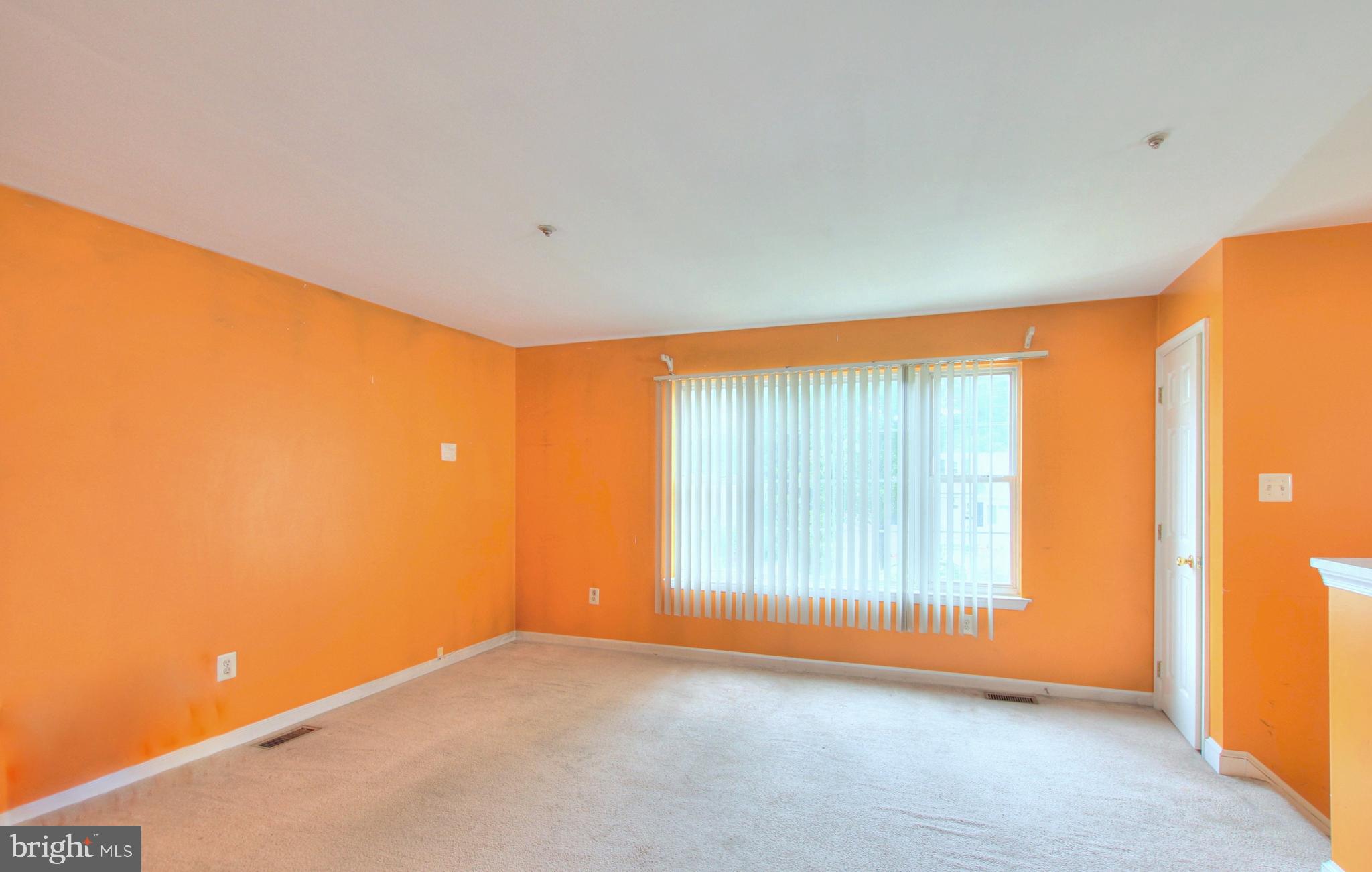 7706 Garrison Road Hyattsville, MD 20784 - Photo 4 of 36 Living room
