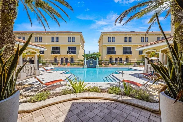 $2,600 | 5238 West Kennedy Boulevard, Tampa, FL 33609