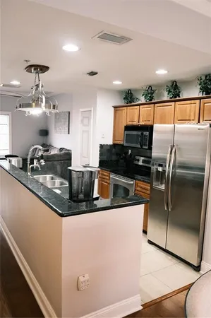 $2,600 | 5238 West Kennedy Boulevard, Tampa, FL 33609