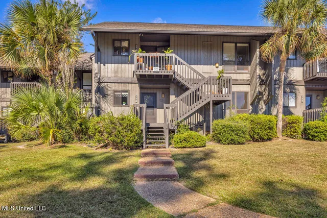 $155,900 | 178 Lanai Villa, Unit Y, Diamondhead, MS 39525