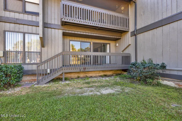 $155,900 | 178 Lanai Villa, Unit Y, Diamondhead, MS 39525