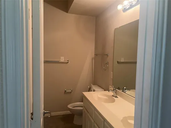 $325,000 | 122 Biscayne Drive, Cedar Hill, TX 75104