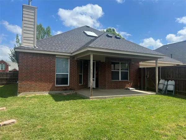 $325,000 | 122 Biscayne Drive, Cedar Hill, TX 75104