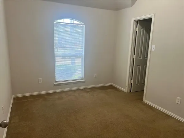 $325,000 | 122 Biscayne Drive, Cedar Hill, TX 75104