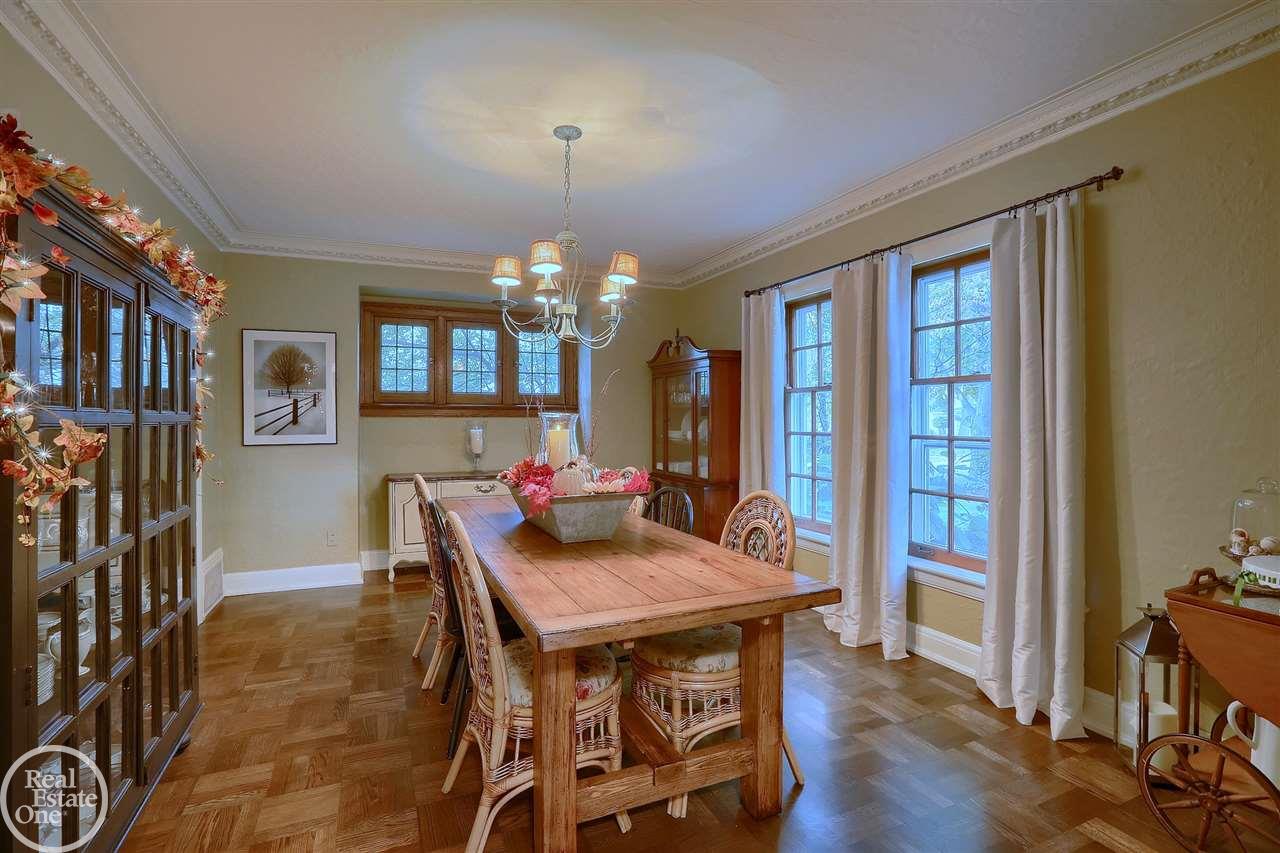 805 Whittier Road Grosse Pointe, MI 48230 - Photo 7 of 30 31397913-6.JPG