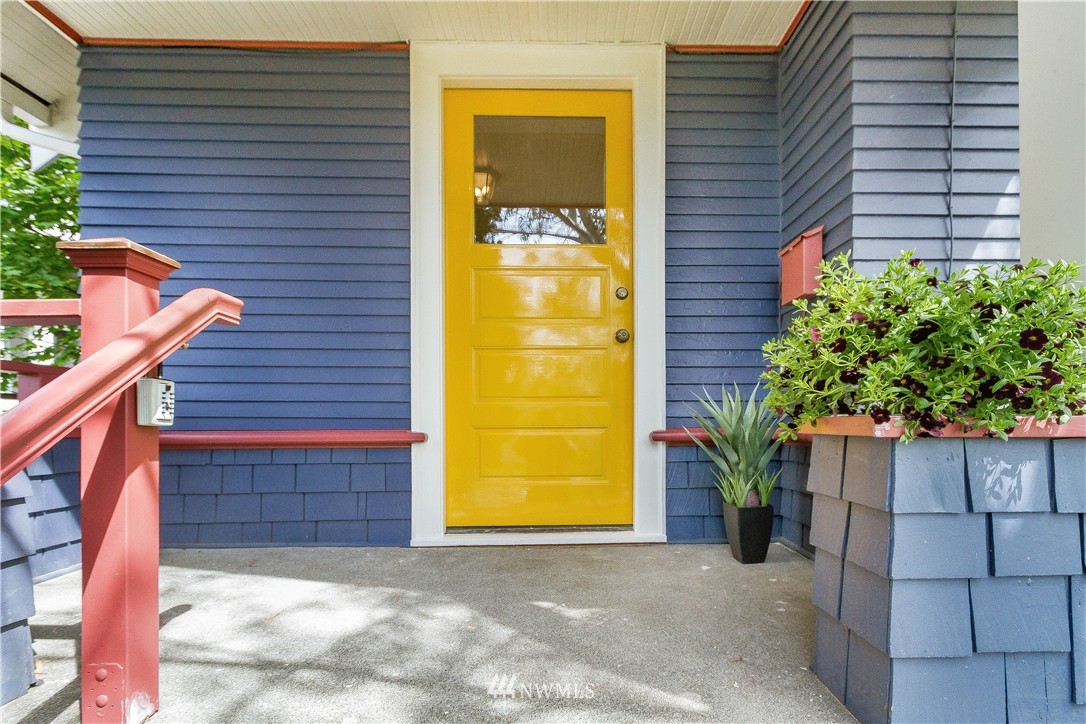 712 North 47th Street Seattle, WA 98103 - Photo 3 of 25