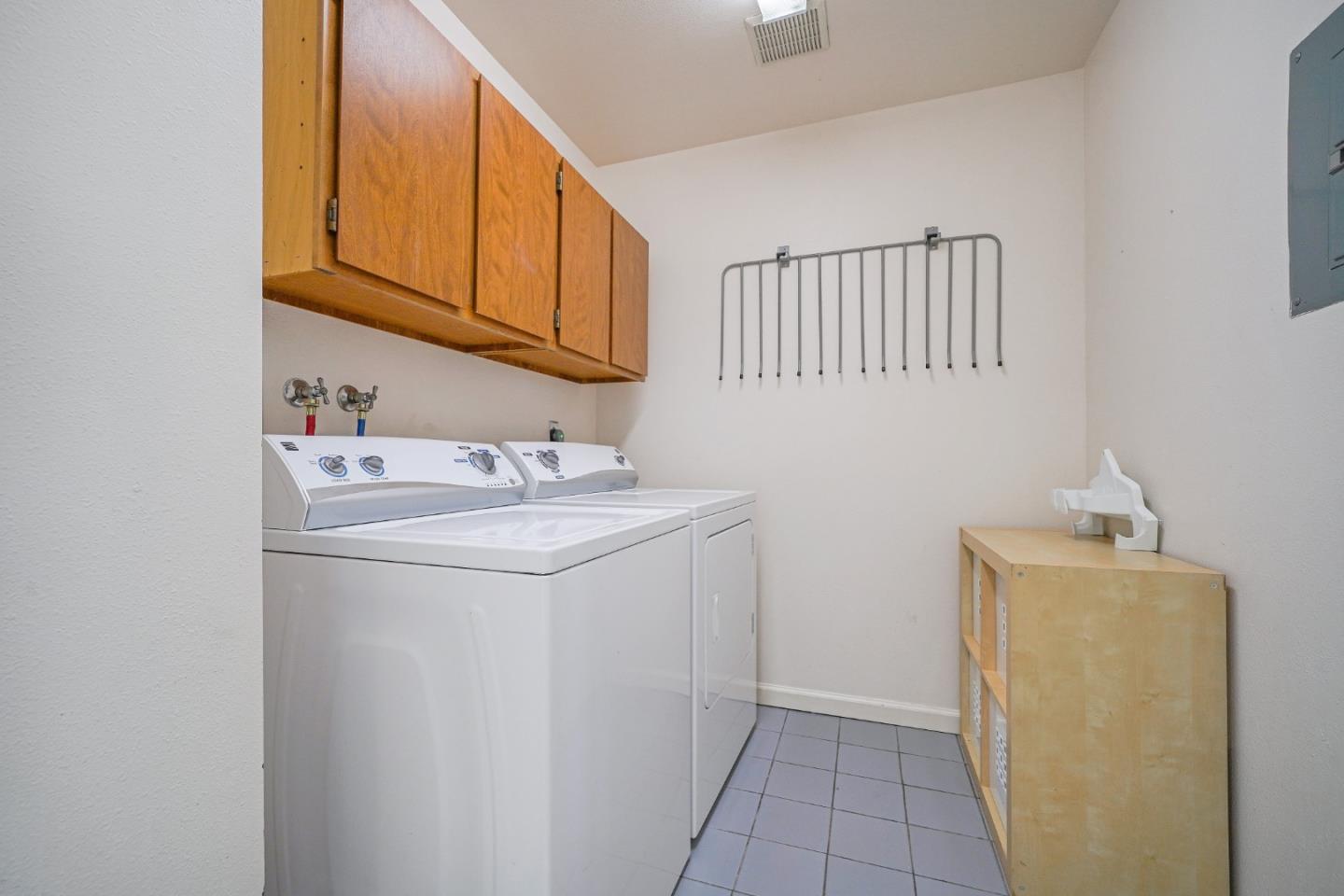 215 Roberts Road Pacifica, CA 94044 - Photo 26 of 40 a utility room with dryer and washer