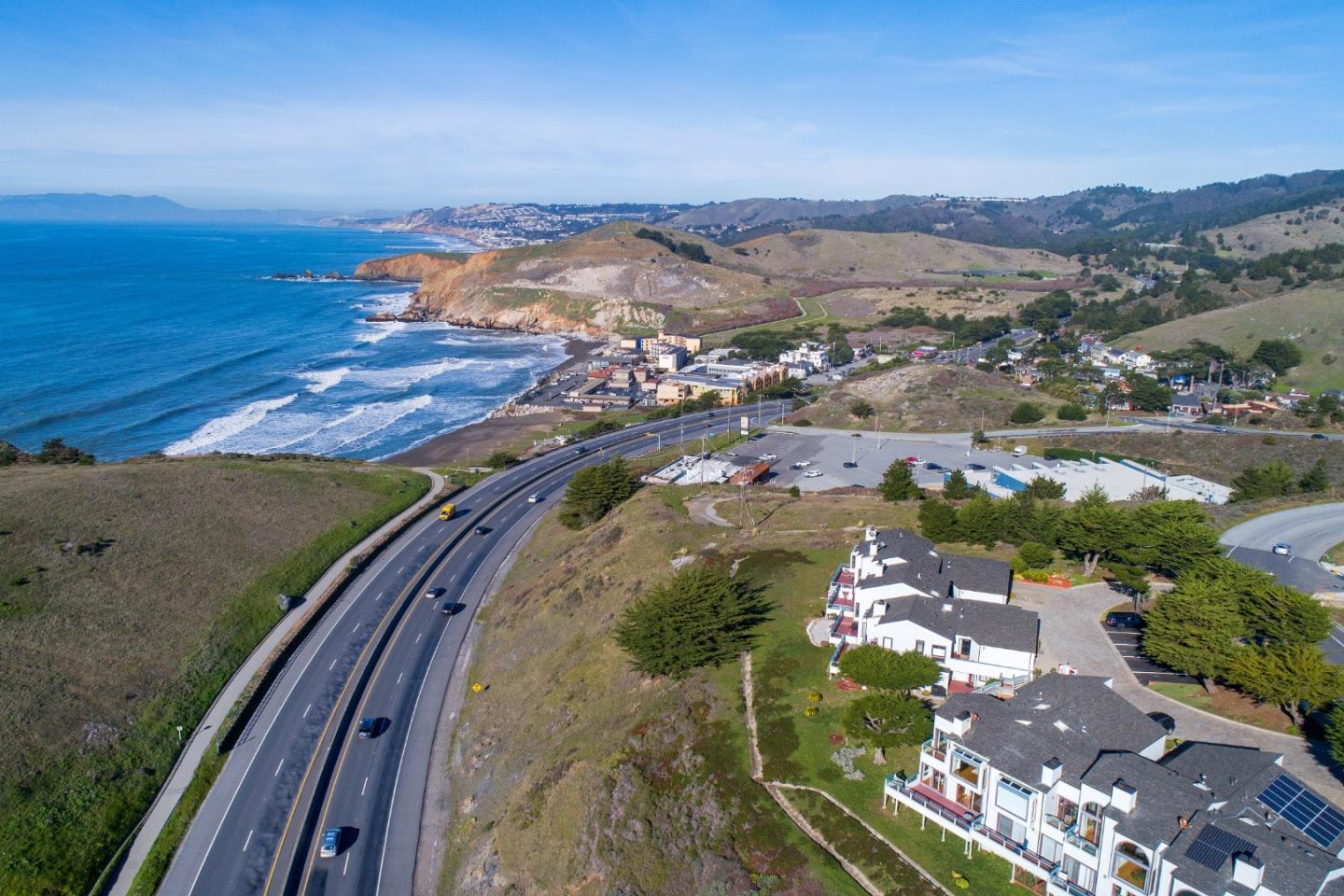 215 Roberts Road Pacifica, CA 94044 - Photo 30 of 40 a view of a city