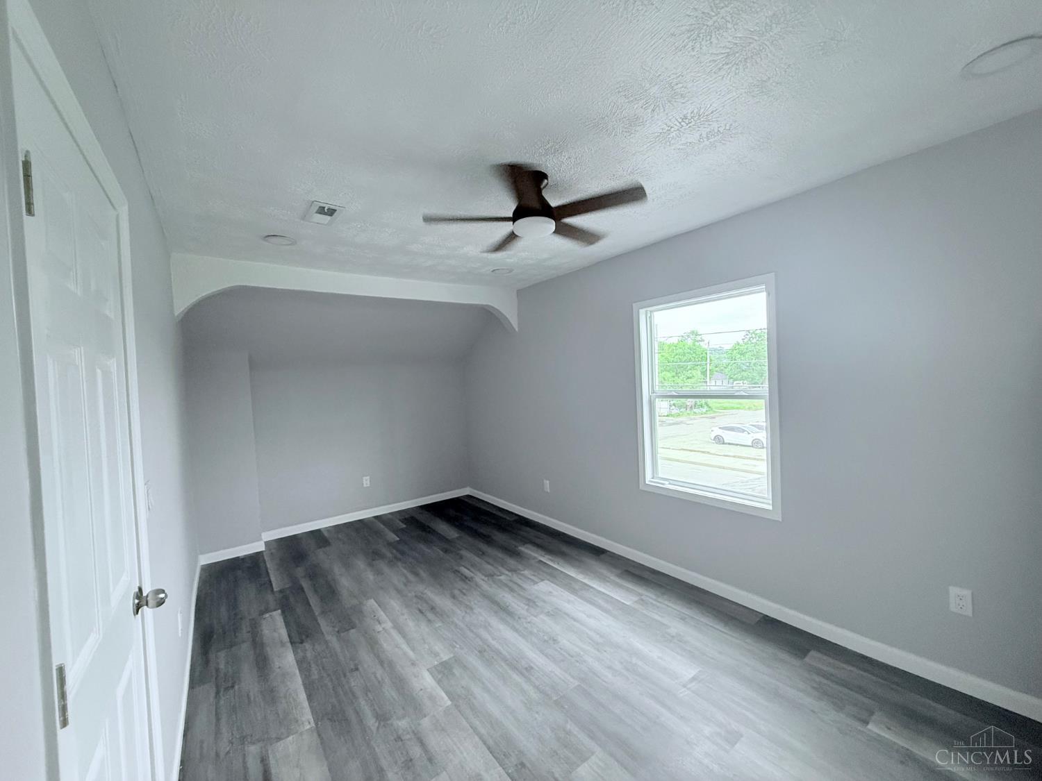 945 Springfield Street Dayton, OH 45403 - Photo 13 of 26