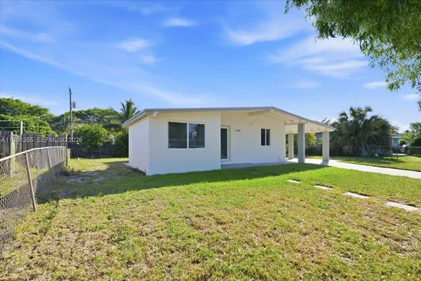 $3,000 | 1400 Northeast 43rd Court, Unit 1400, Pompano Beach, FL 33064