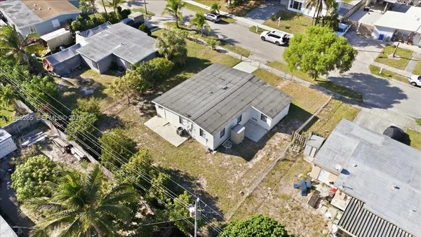 $3,000 | 1400 Northeast 43rd Court, Unit 1400, Pompano Beach, FL 33064