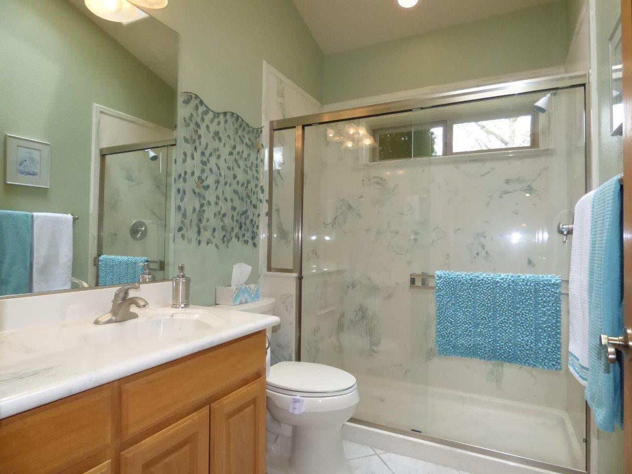 243 Cedar Flat Road Williams, OR 97544 - Photo 28 of 58 Main Bathroom
