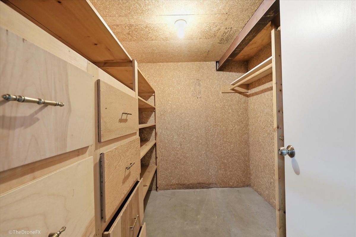 1519 Foothill Drive Wheaton, IL 60189 - Photo 29 of 44 a view of walk in closet