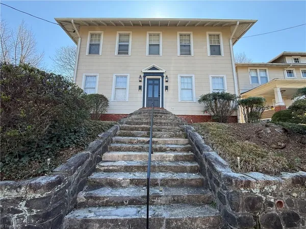 $795 | 164 West End Boulevard, Unit 3, Winston-Salem, NC 27101