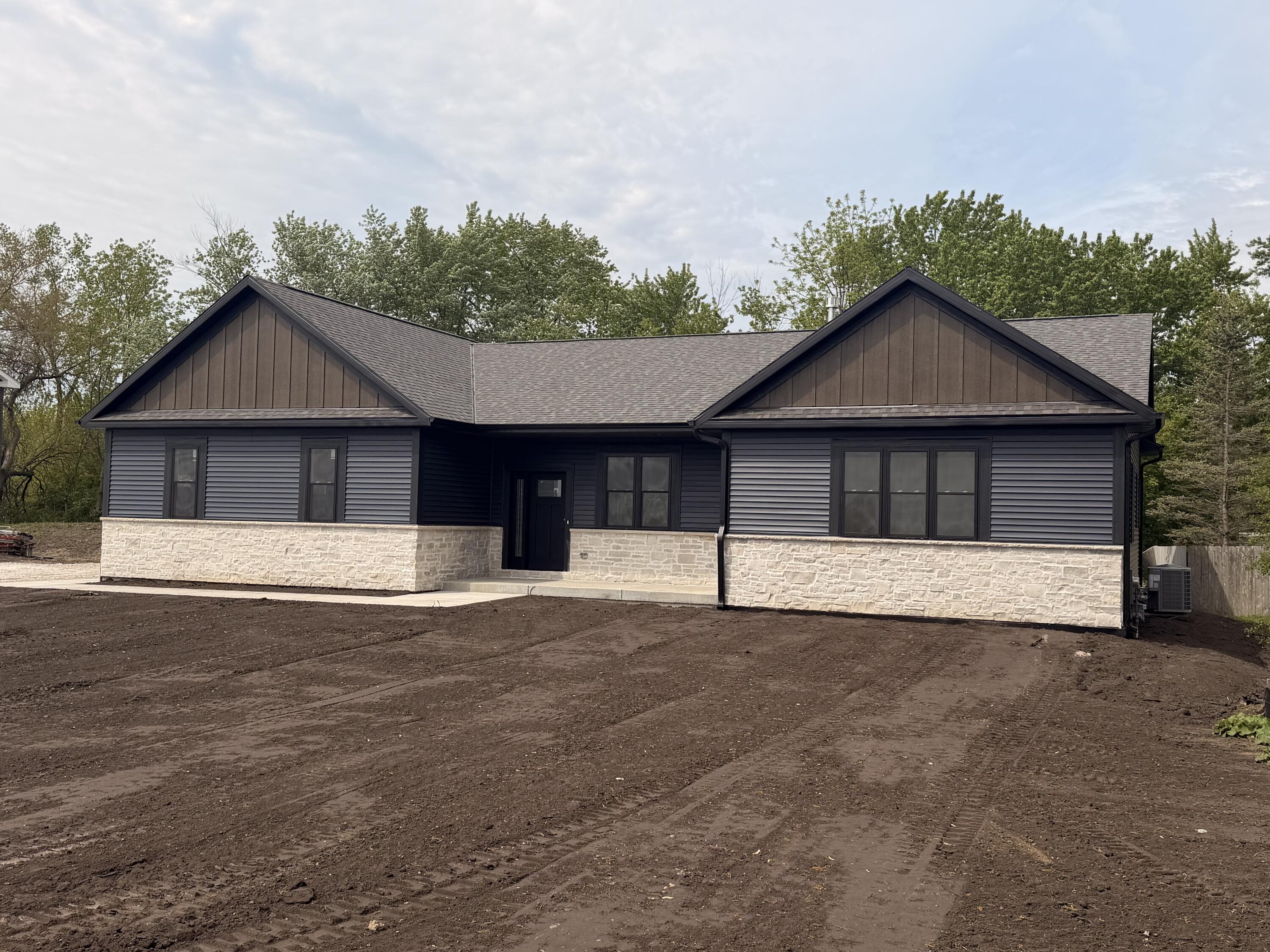 12212 Sheridan Road Pleasant Prairie, WI 53158 - Photo 1 of 29 IMG_5228