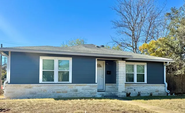 $1,995 | Undisclosed Address, Kerrville, TX 78028