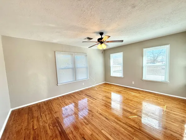 $1,995 | Undisclosed Address, Kerrville, TX 78028