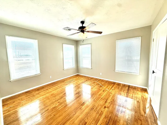 $1,995 | Undisclosed Address, Kerrville, TX 78028