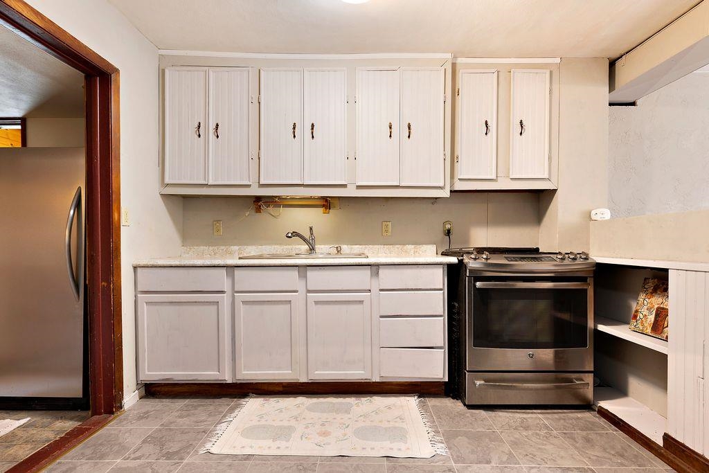 737 Johnson Street Beloit, WI 53511 - Photo 7 of 22