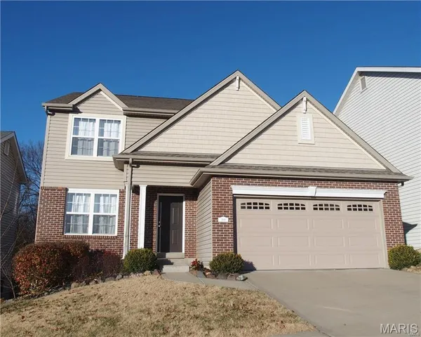 $2,600 | 300 Calvert Place, St. Charles, MO 63303